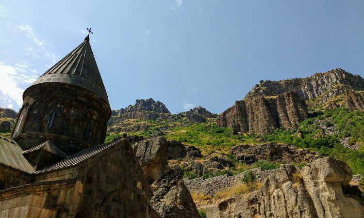 Ezer éves bástyák között – a Geghard kolostor